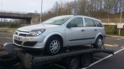 Dezmembrez opel astra h 2005