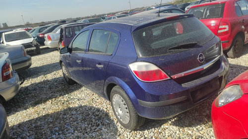 Dezmembrez Opel Astra H 2006 Hatchback 1.7