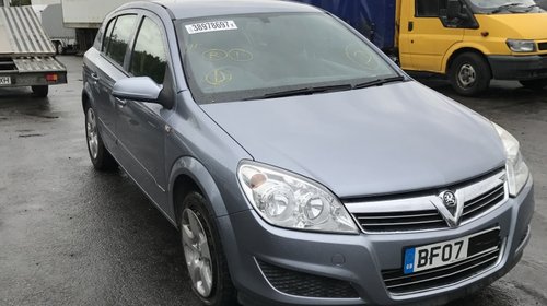 Dezmembrez Opel Astra H 2007 Hatchback 1,4 Benzina