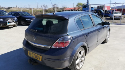 Dezmembrez Opel Astra H 2007 hatchback 1.7 cdti