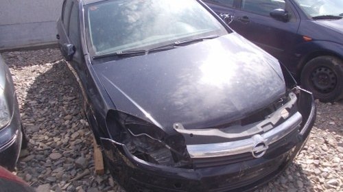 Dezmembrez Opel Astra H ,an 2005