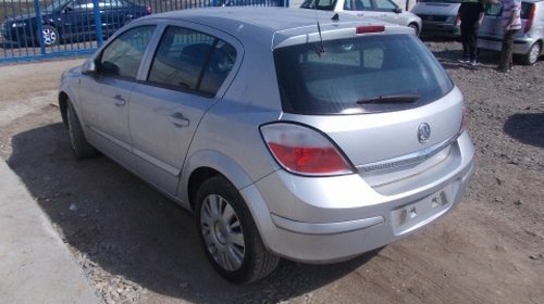 Dezmembrez Opel Astra H ,an 2006