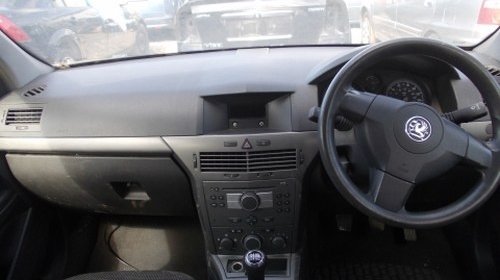 Dezmembrez Opel Astra H ,an 2006