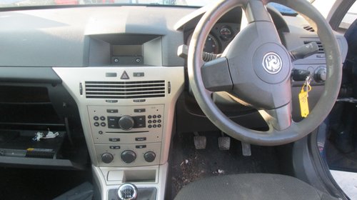 Dezmembrez opel astra h caravan 1.3 cdti din 2005