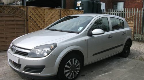 Dezmembrez Opel Astra H din 2005, 1.9
