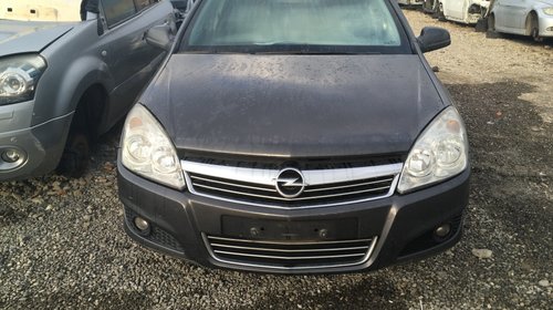 Dezmembrez Opel Astra H . motor 1.9 Diesel