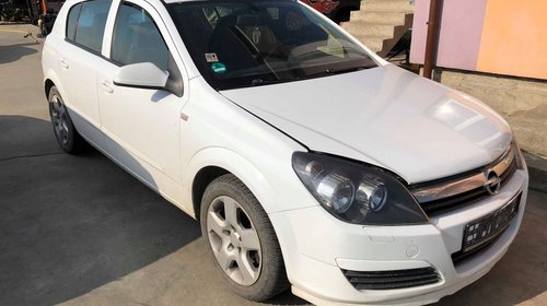 Dezmembrez Opel Astra H