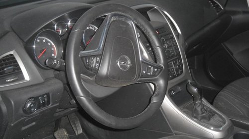 Dezmembrez Opel Astra J – 1,4 -140 cp, an 2012