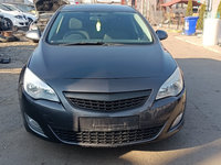 Dezmembrez Opel Astra J 1.7 CDTi an 2011 cod motor Z17DTR