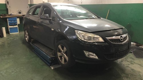 Dezmembrez Opel Astra J , 1.7 CDTI ,AN 2012