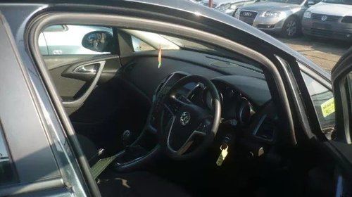 Dezmembrez Opel Astra J 1.7 CDTI