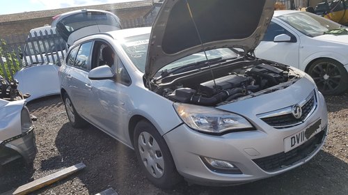 Dezmembrez Opel Astra J 1.7 CDTI