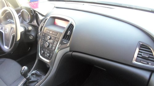 dezmembrez Opel Astra J 1.7 CDTI