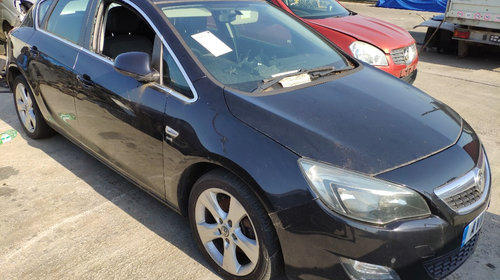 Dezmembrez Opel Astra J 2011 2.0 CDTI A20DTH