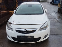 Dezmembrez Opel Astra J 2011 motor 1.7 cod motor DTR diesel euro 5