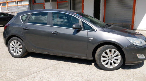 Dezmembrez Opel Astra J 2012 Hatchback 2.0 CDTI