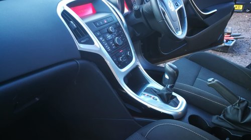 Dezmembrez Opel Astra J 2013 Facelift 2.0 CDTI Automat