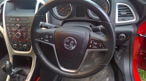 Dezmembrez Opel Astra J A20DTH 2012 56000