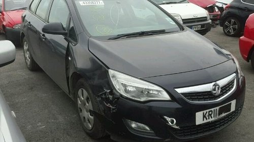 Dezmembrez Opel Astra J combi 1.7cdti