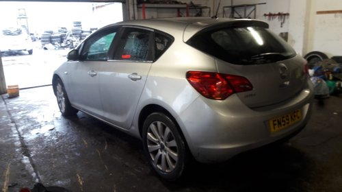 Dezmembrez Opel Astra J Hatchback A17DTJ / A17DTR