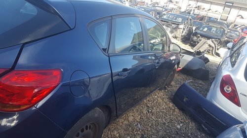 Dezmembrez Opel Astra J