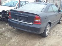 Dezmembrez opel bertone 2.2 benzina 2001