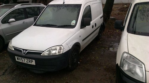 Dezmembrez Opel Combo 1.7dt 50kw din 2003