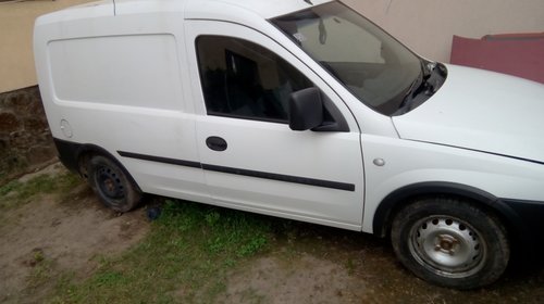 Dezmembrez Opel Combo C 1.3 CDTI 2006 Z13DT