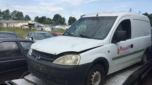 Dezmembrez Opel Combo C 1.7 CDTI