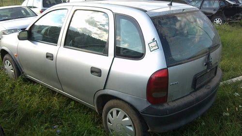 Dezmembrez opel corsa 1,7 td 1996-1999