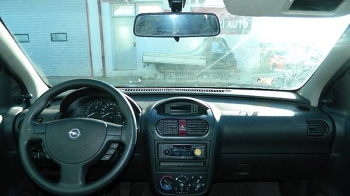 Dezmembrez Opel Corsa - 2002