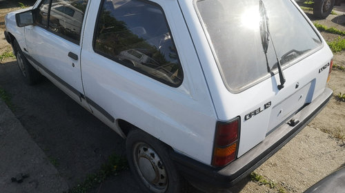 Dezmembrez Opel Corsa A 1.3b 8v (C13N), an 1987