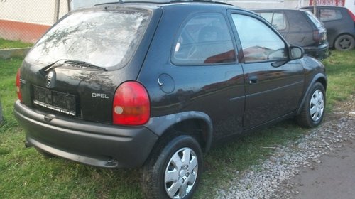 Dezmembrez Opel Corsa an 1995 motor 1.4 benzina