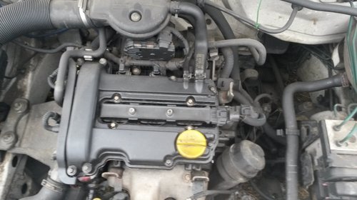 Dezmembrez opel corsa an 2001 motor de 1.0 benzina