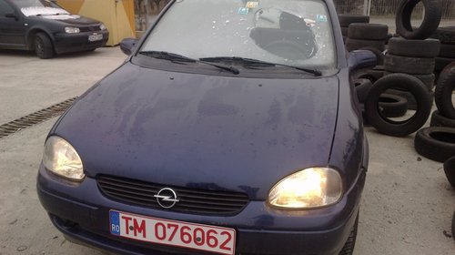 Dezmembrez Opel Corsa B 1.0 benzina, an 1999