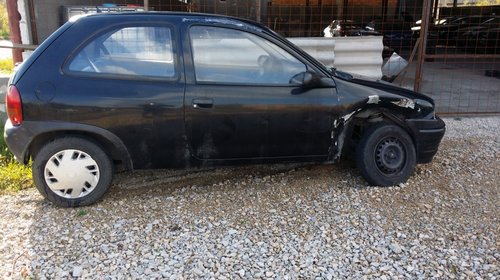 Dezmembrez Opel Corsa B 1.2 benzina (Dez22)