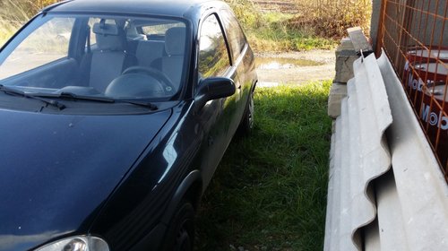 Dezmembrez Opel Corsa B 1.2 benzina (Dez22)