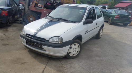 Dezmembrez Opel Corsa B, an 1996, 2 usi, 1.4 