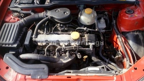 Dezmembrez Opel Corsa B, an 1996