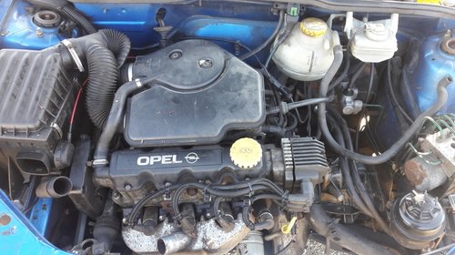 Dezmembrez opel corsa b motor de 1.4 benzina