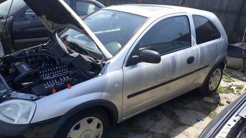 Dezmembrez opel corsa c 1.7 dti