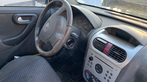 Dezmembrez Opel Corsa C 2002 Hatchback 1.0