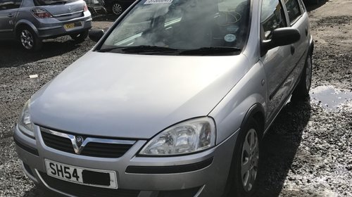 Dezmembrez Opel Corsa C 2004 Hatchback 1.0 Benzina