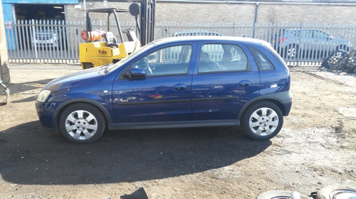 Dezmembrez Opel Corsa C 4 usi 1.2 benzina.Cod motor:Z12XE