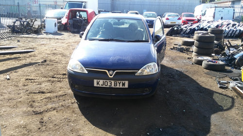 Dezmembrez Opel Corsa C 4 usi 1.2 benzina.Cod motor:Z12XE