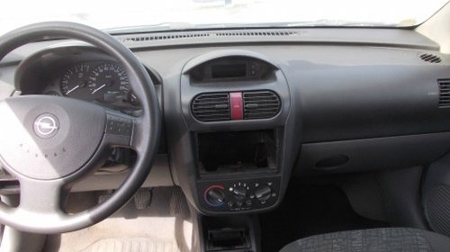 Dezmembrez Opel Corsa C ,an 2002