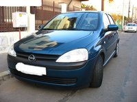 Dezmembrez Opel Corsa C motor 1.2 cod Z12XE culoare albastru