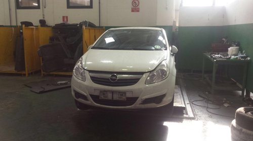 Dezmembrez opel corsa d 1.3 cdti