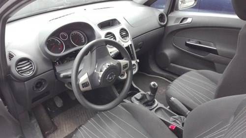 Dezmembrez Opel Corsa D, An fabricatie 2009, 2/3 Usi