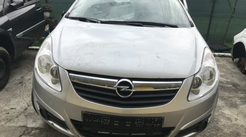 Dezmembrez opel corsa D